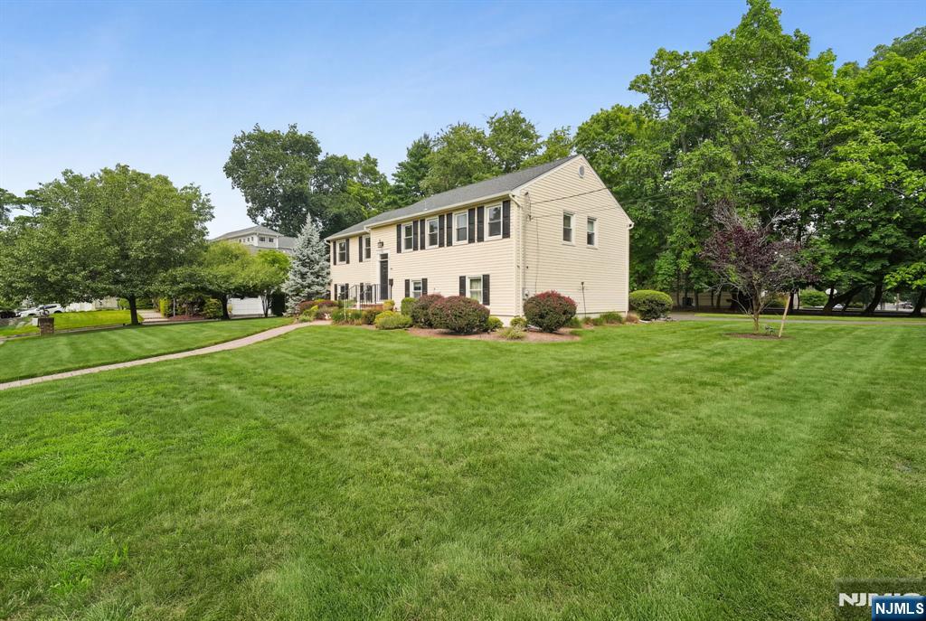 4 Elkin Drive — photo 3