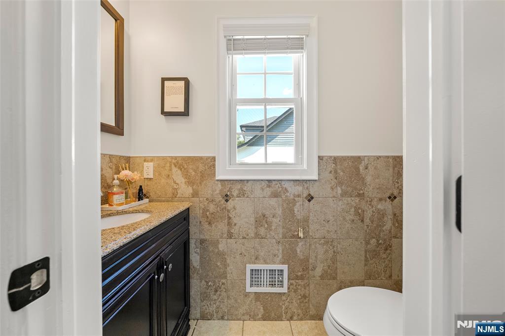 216 Washington Street — photo 13