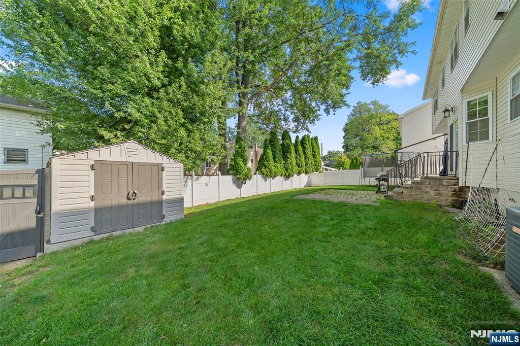 216 Washington Street — photo 27