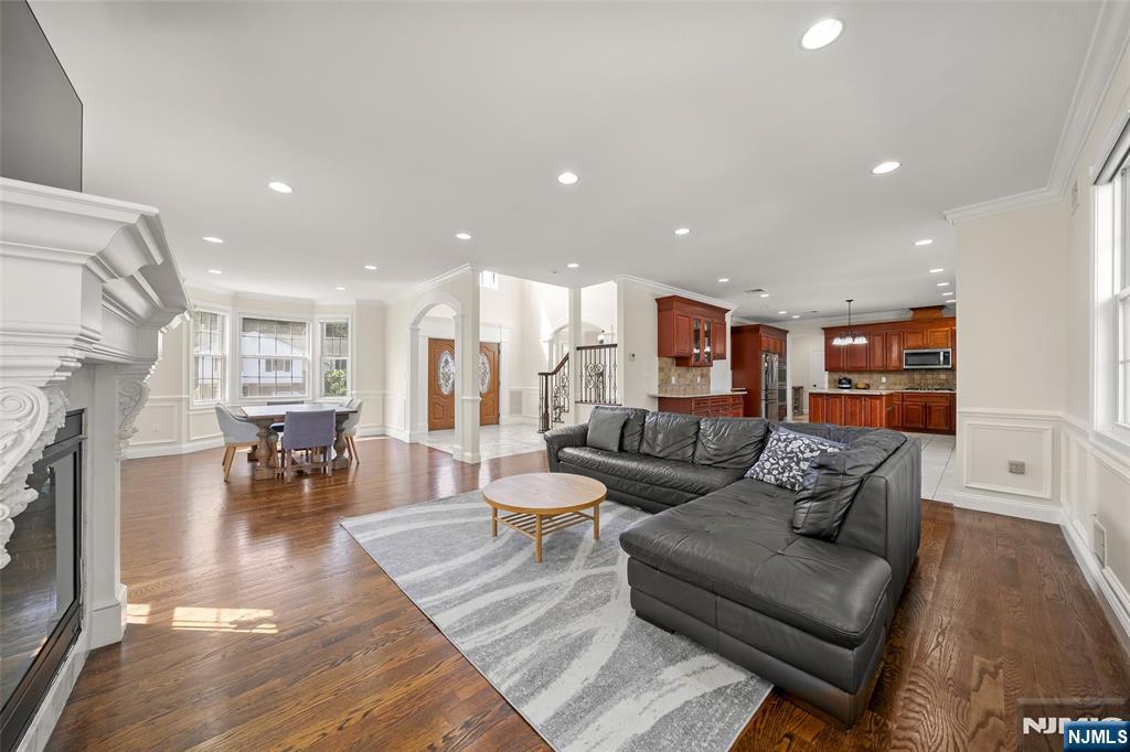 216 Washington Street — photo 8