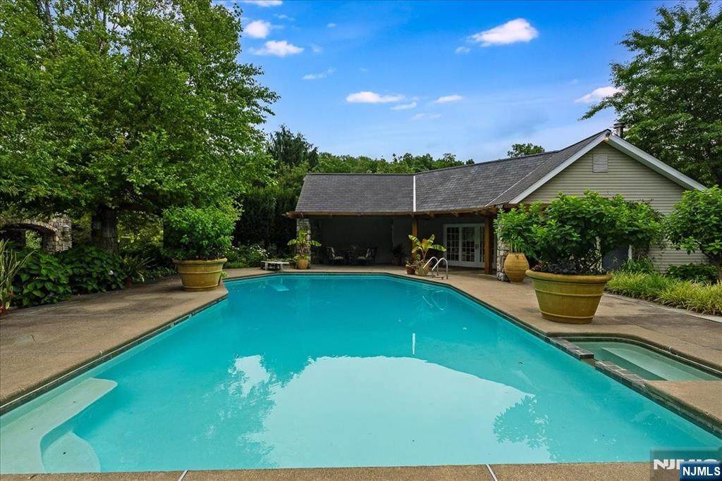 Photo 3 of Single family home for sale at 936 Dove Island Rd, Newton, NJ 07860 | MLS# 26026791 | Listing updated on 2026-09-17