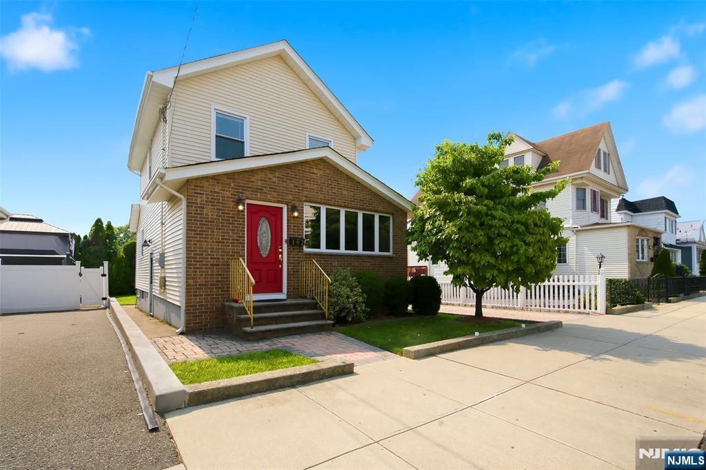 142 Morgan Pl, North Arlington, NJ 07031