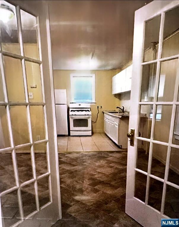 124 Spring Street - Photo 2