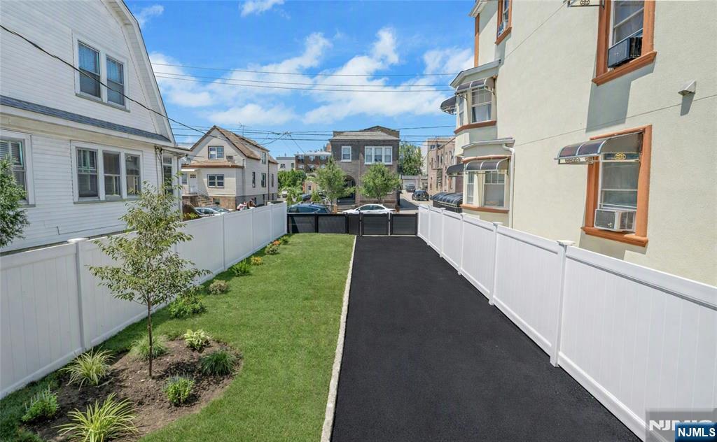 54 Hamilton Ave, Fairview, NJ 07022