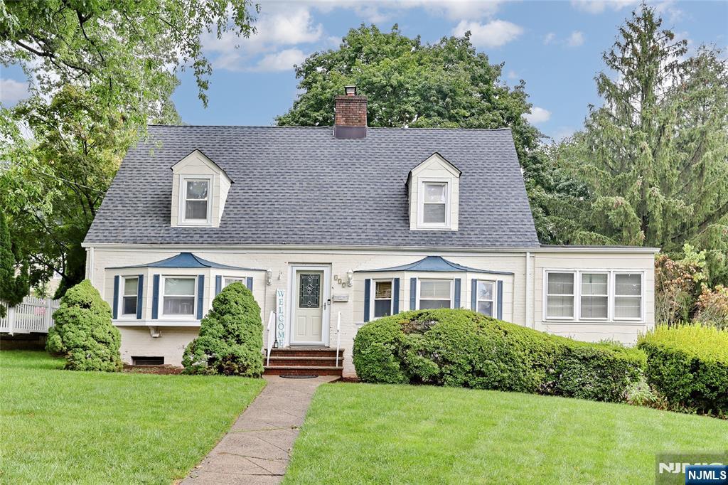 137 Manhattan Avenue - Photo 1