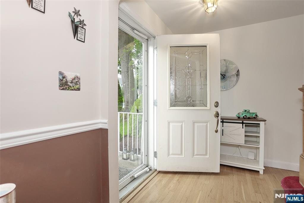 137 Manhattan Avenue - Photo 4