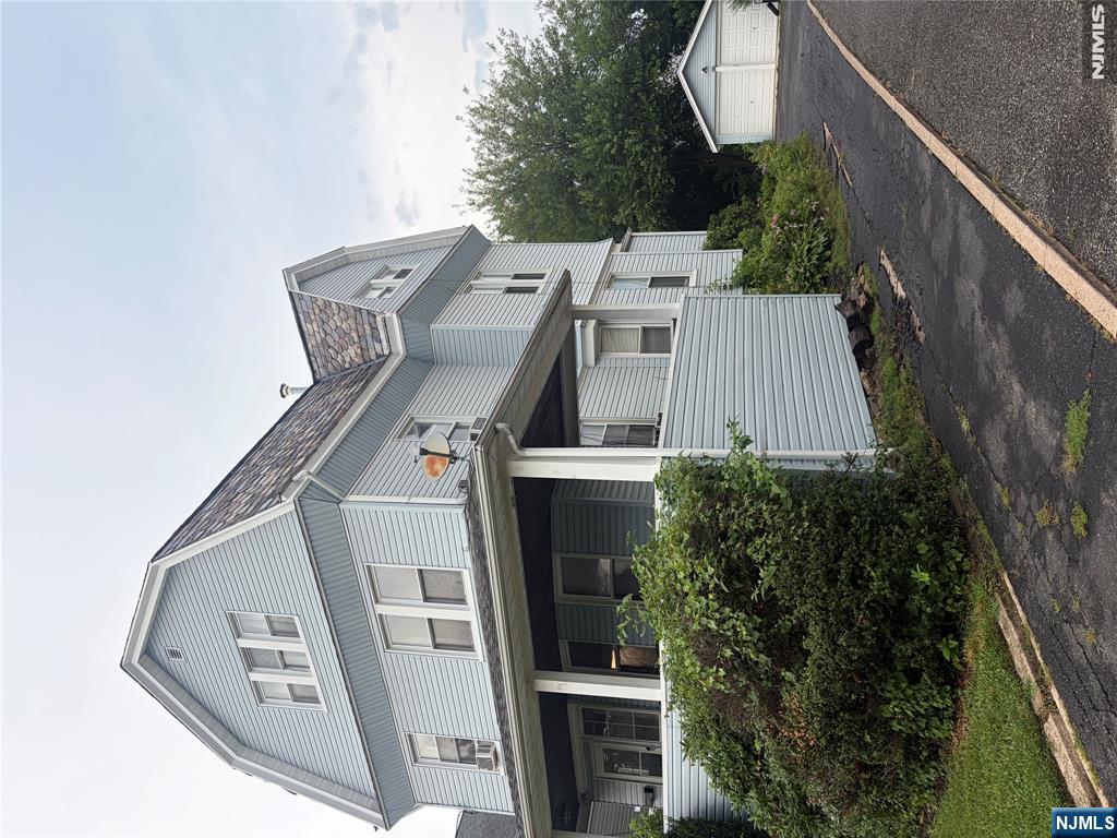 90 Spring Valley Ave, Hackensack, NJ 07601