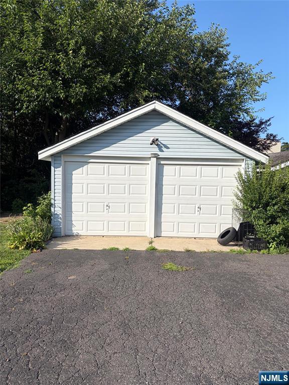 90 Spring Valley Ave, Hackensack, NJ 07601