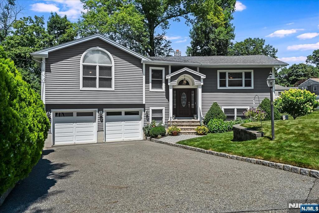 18 Dean Avenue - Photo 2
