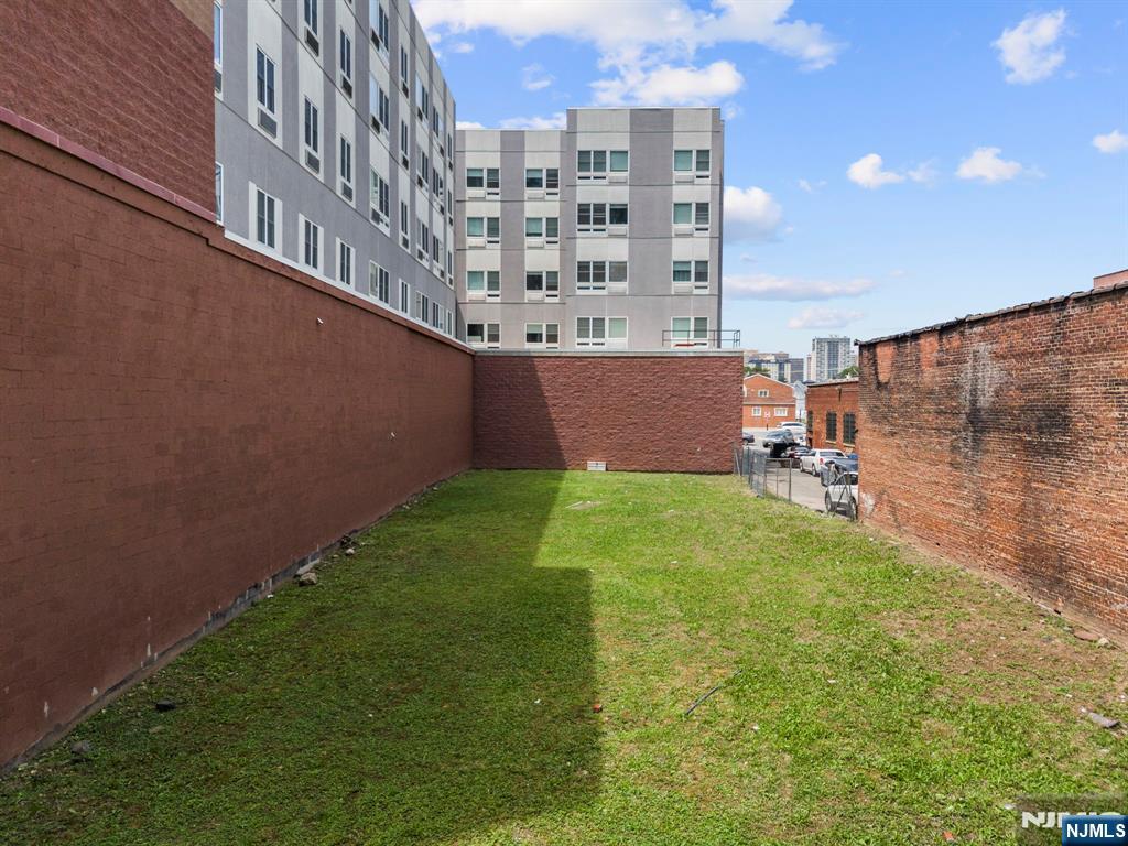 153-155 Main Street — photo 7