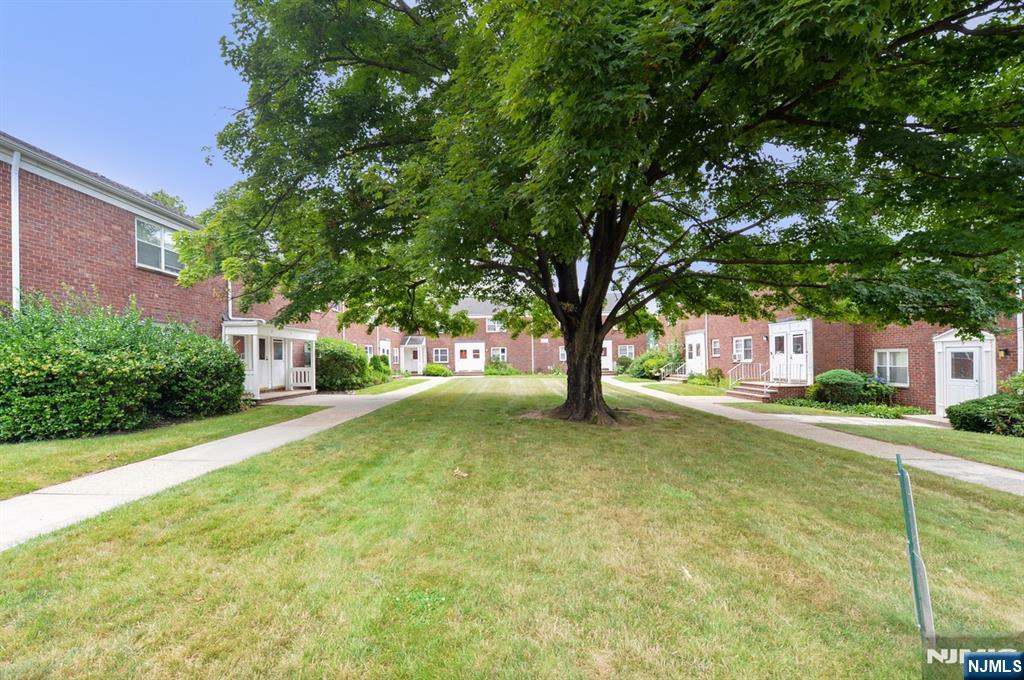 451 Heath Pl #8, Hackensack, NJ 07601