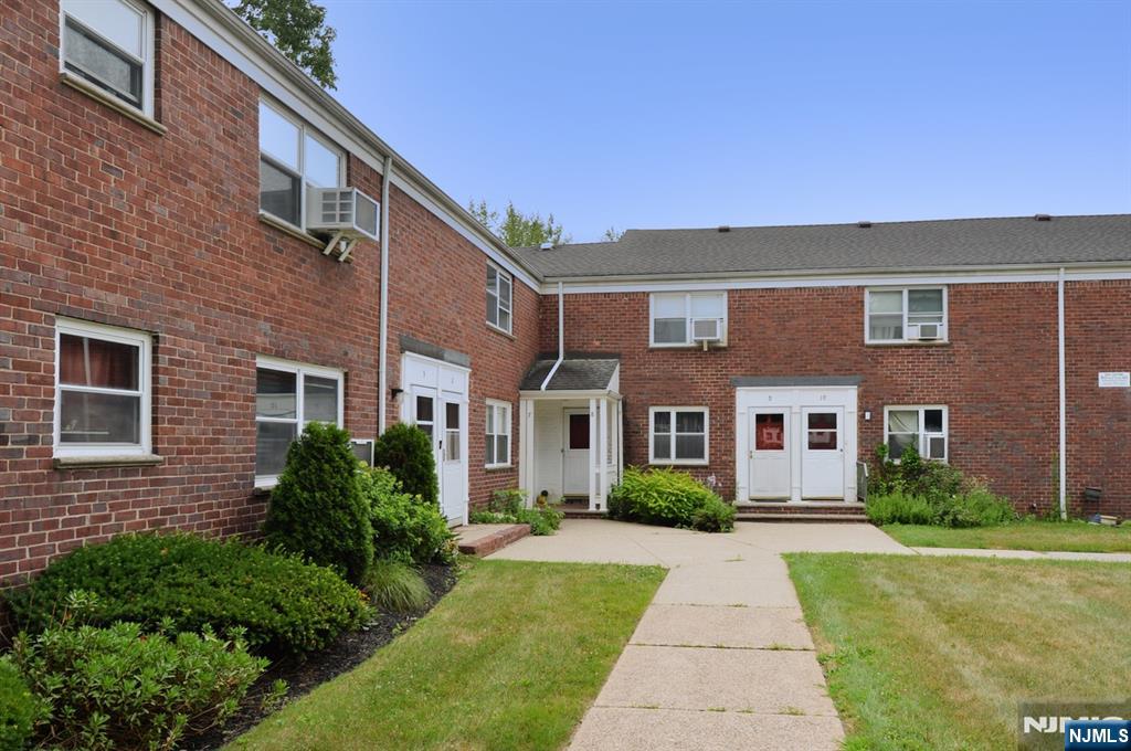 451 Heath Pl #8, Hackensack, NJ 07601
