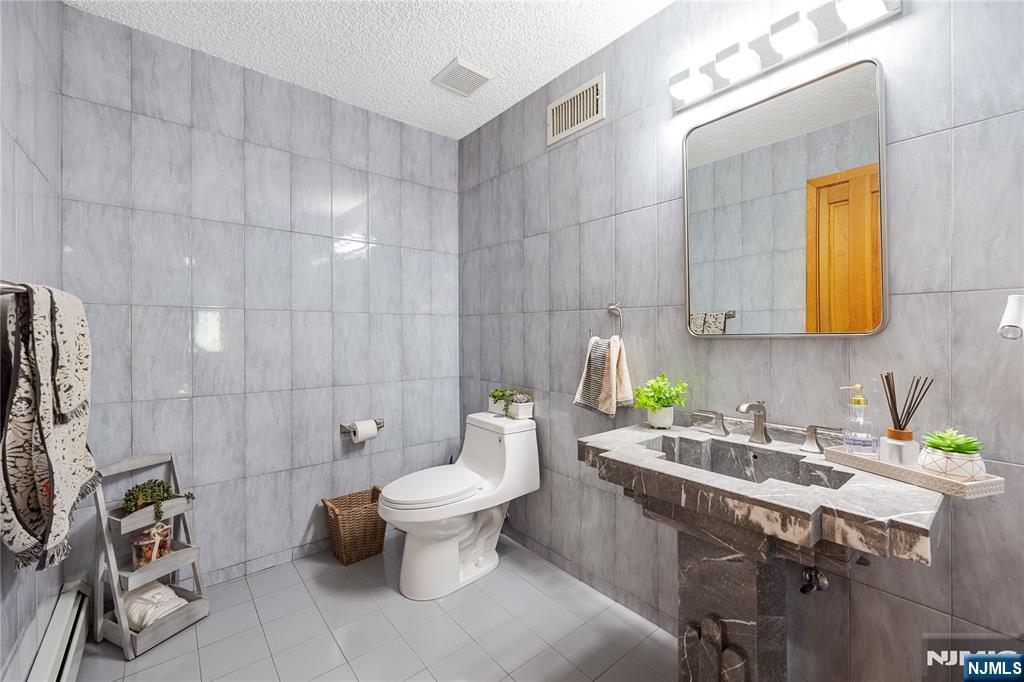141 Burton Avenue — photo 37