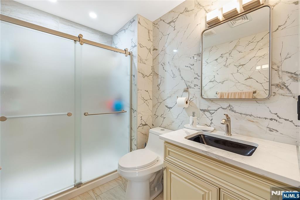 141 Burton Avenue — photo 39