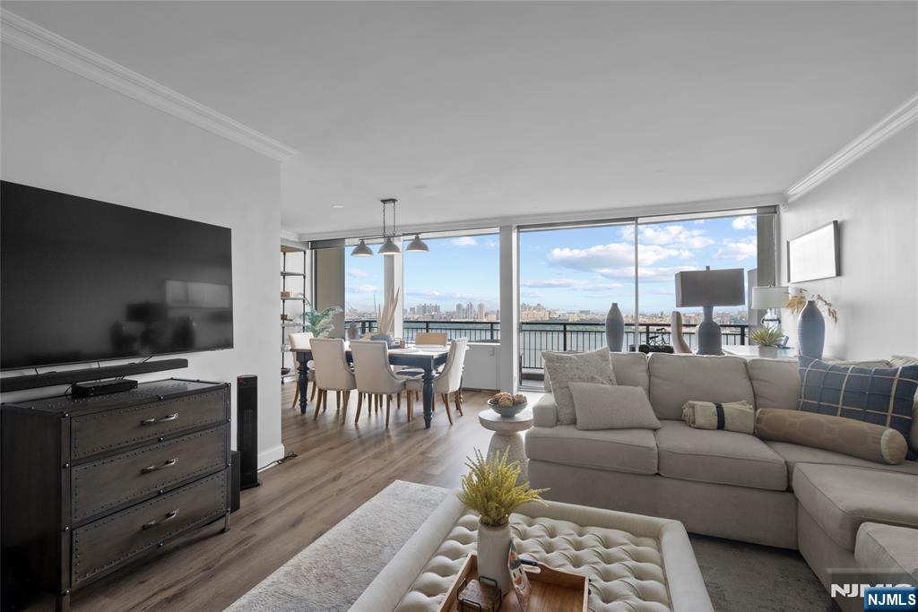 4 Horizon Rd #1432, Fort Lee, NJ 07024