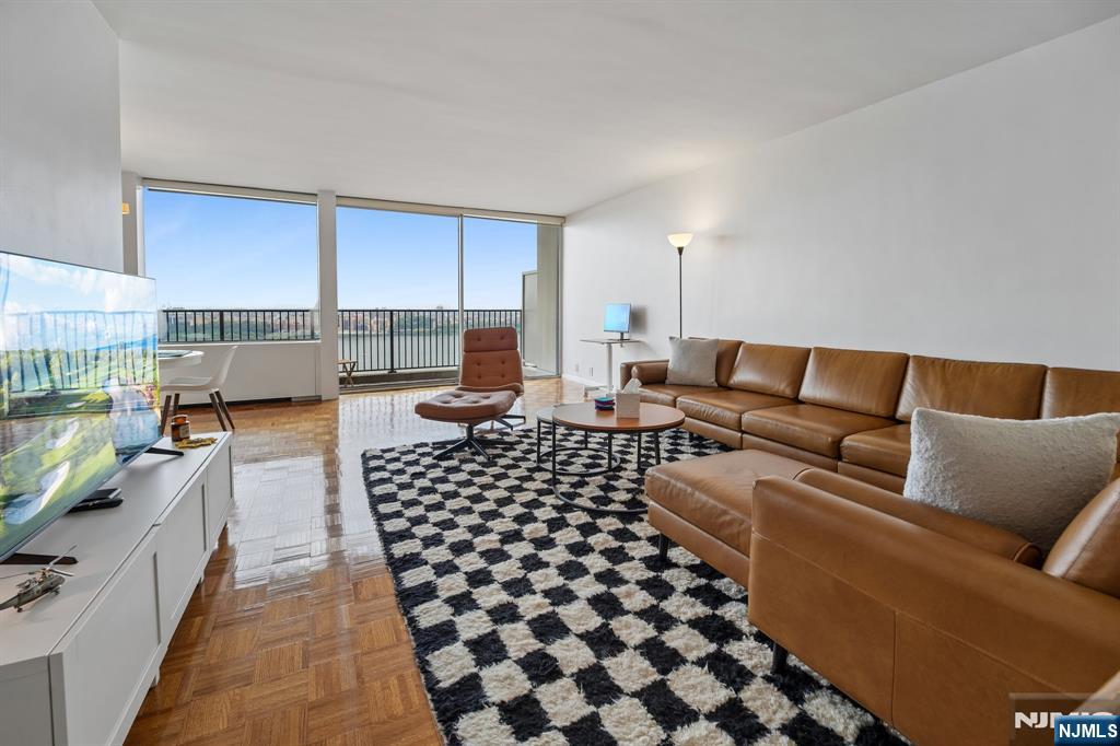 3 Horizon Road 1422 - Photo 1