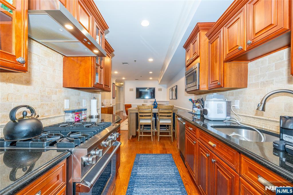 215 Monroe Street #1 — photo 10