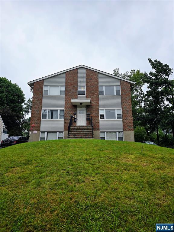 275 Grand Avenue — photo 12