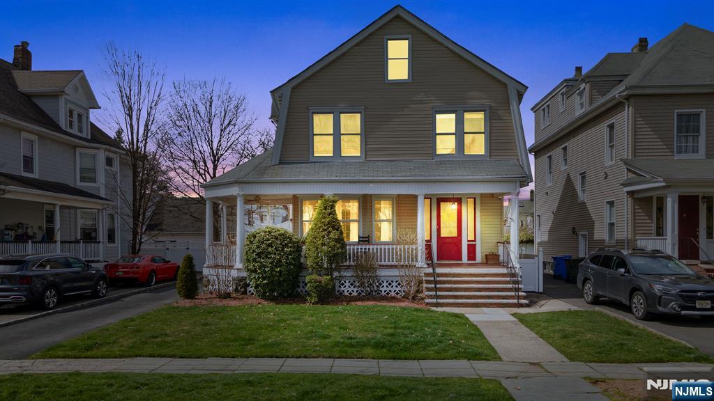 206 Mortimer Avenue - Photo 2