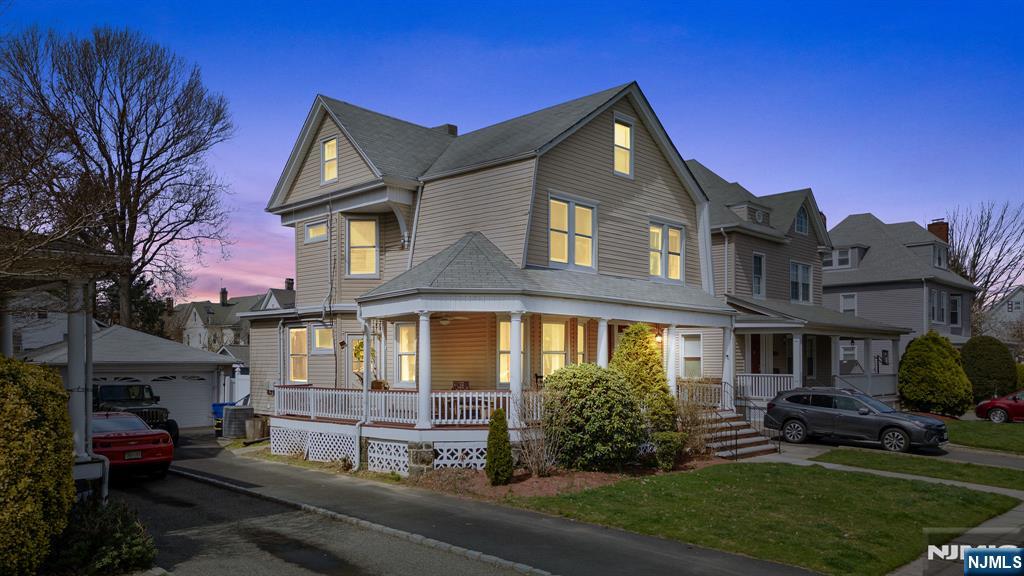 206 Mortimer Avenue - Photo 4