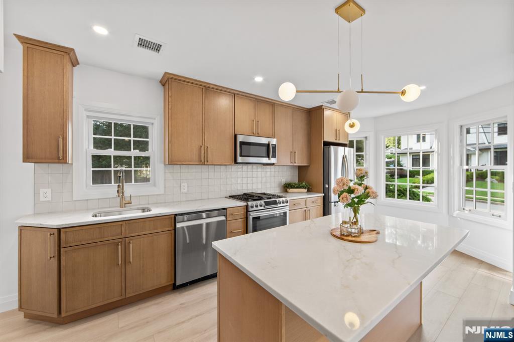 32 Brook Street - Photo 3