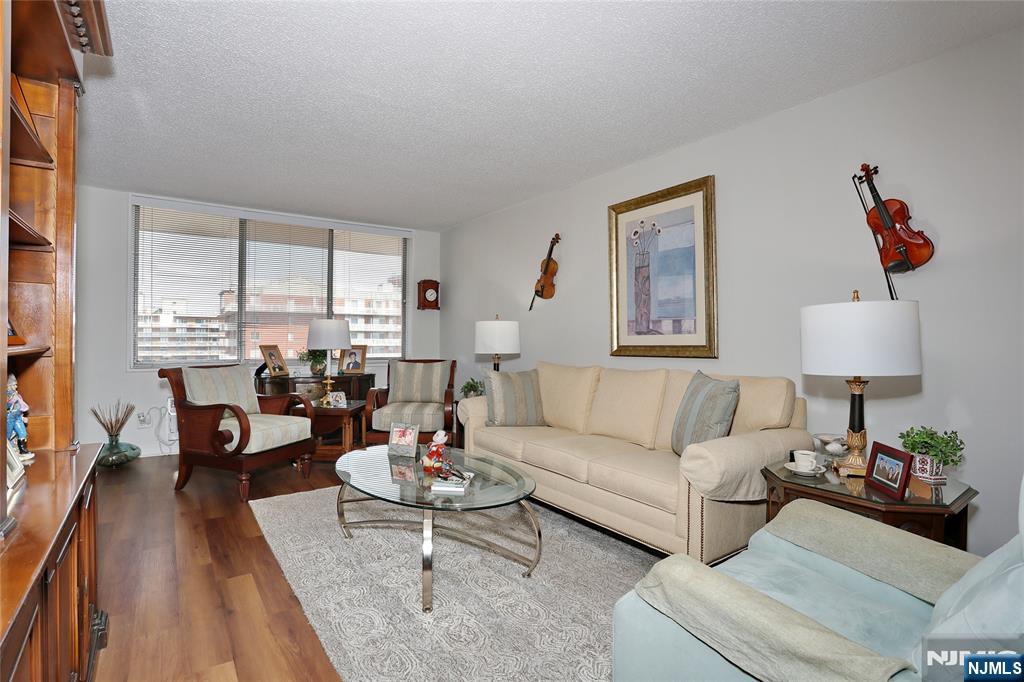 160 Overlook Ave #19D, Hackensack, NJ 07601