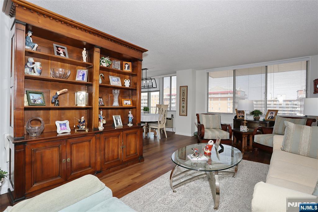 160 Overlook Ave #19D, Hackensack, NJ 07601