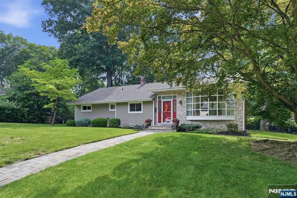105 Winthrop Road - Photo 3