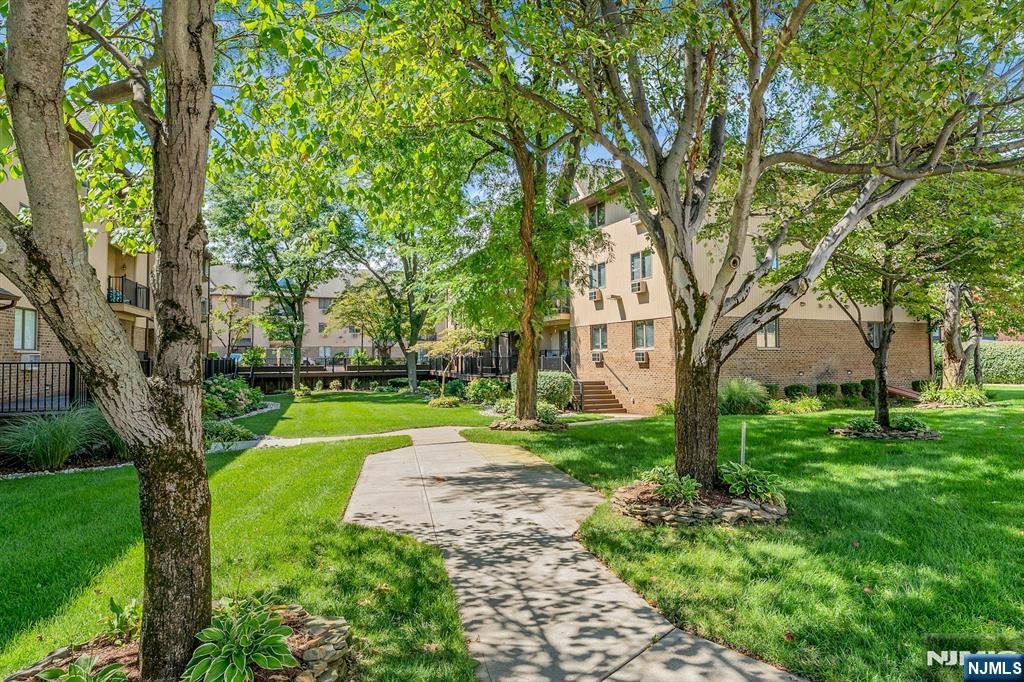 651 Riverside Ave #A-10, Lyndhurst, NJ 07071