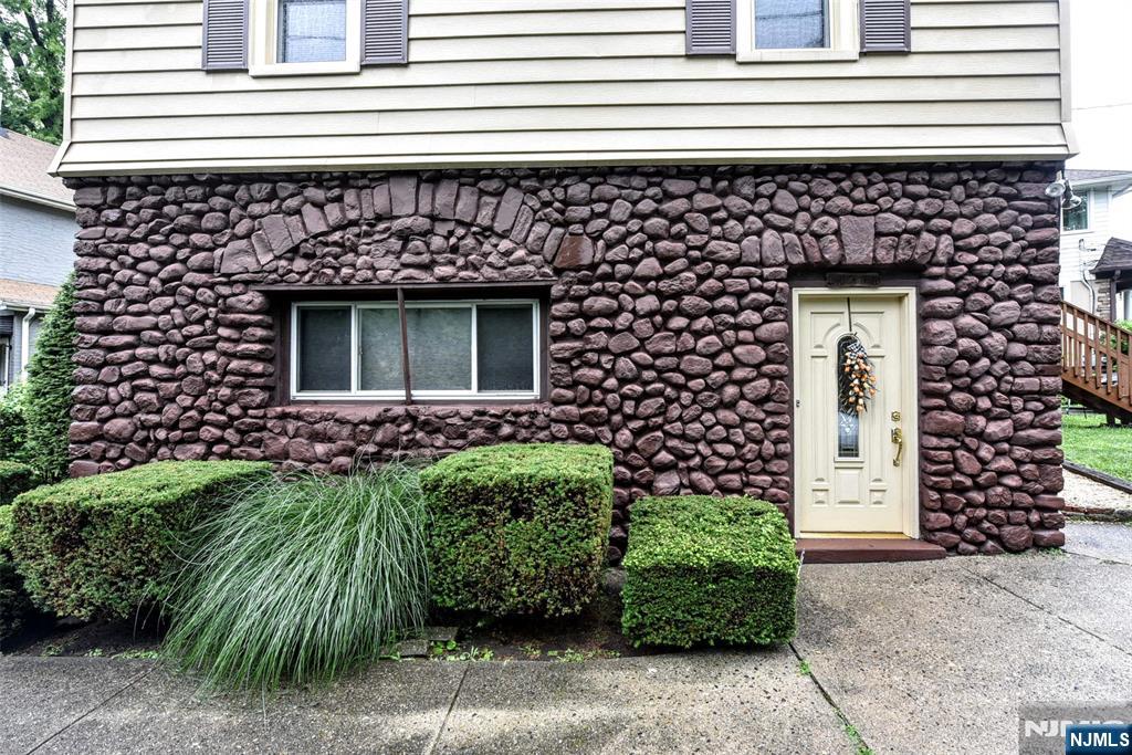 7 Lafayette Place - Photo 2