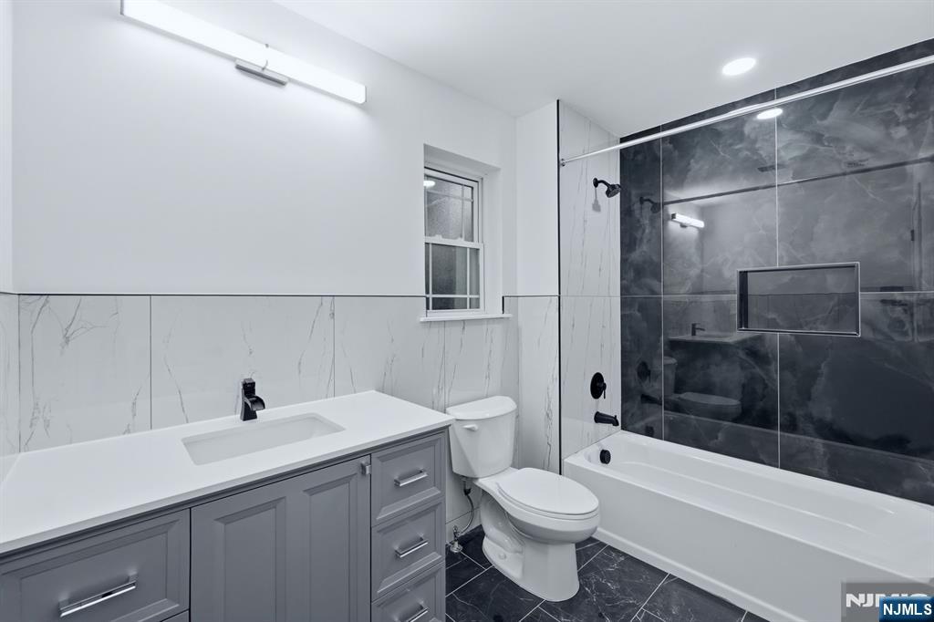 219 Burnett Street — photo 19
