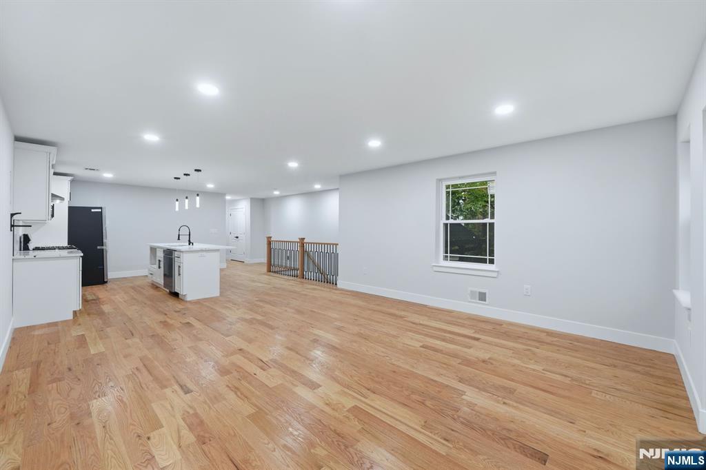 219 Burnett Street — photo 24