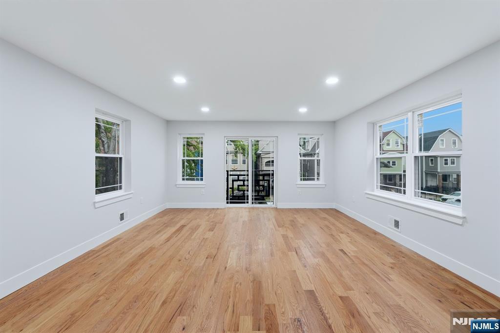 219 Burnett Street — photo 25