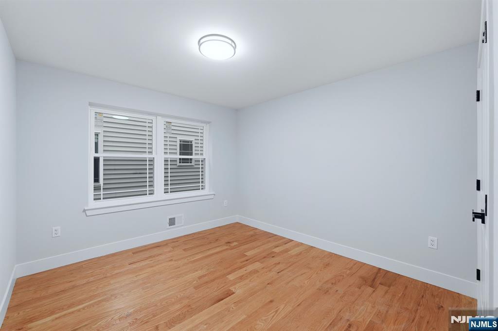 219 Burnett Street — photo 29