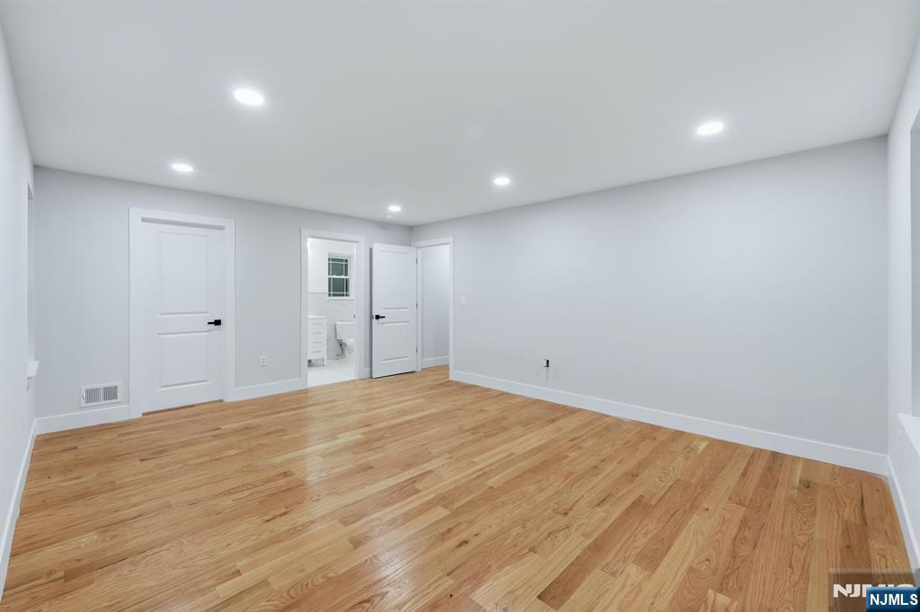 219 Burnett Street — photo 31