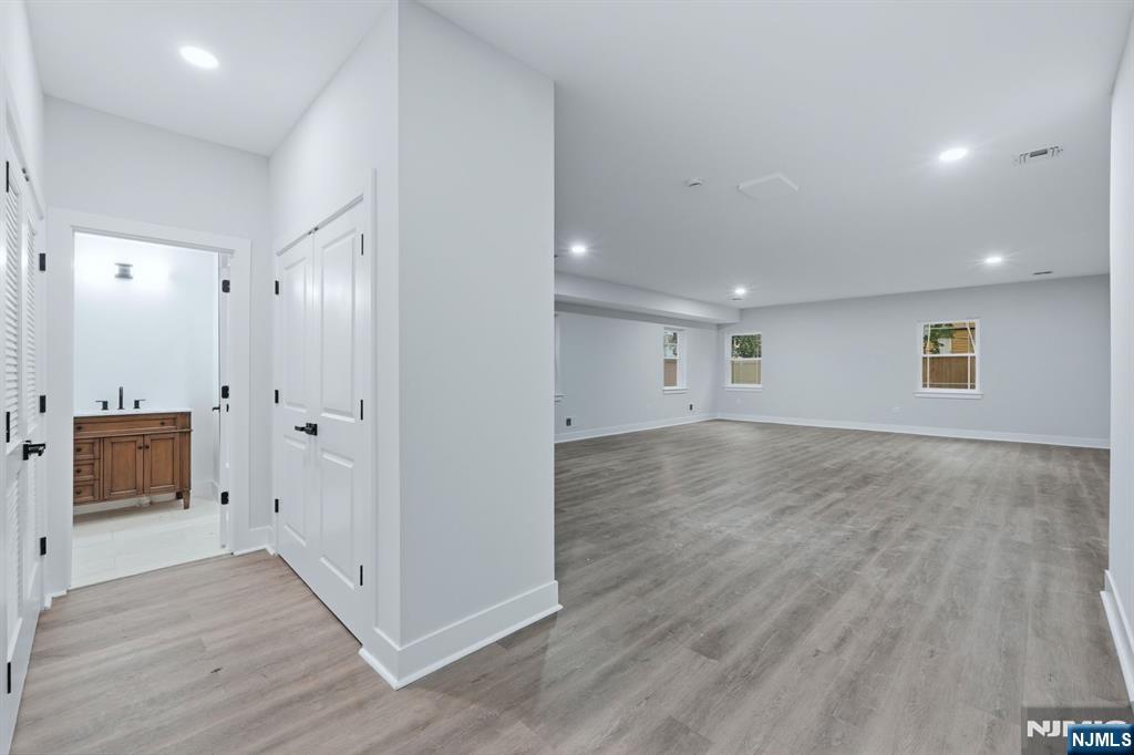 219 Burnett Street — photo 33