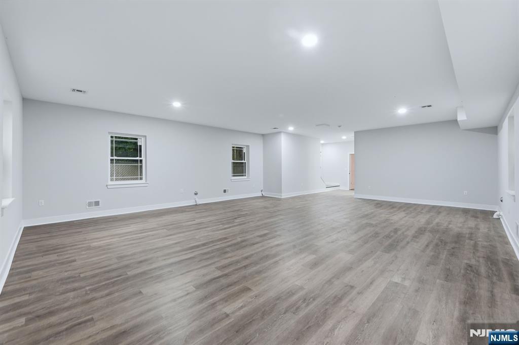 219 Burnett Street — photo 35