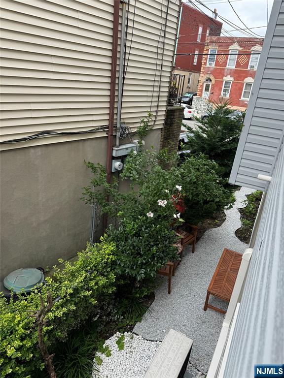 220 Cliff St #B, Cliffside Park, NJ 07010