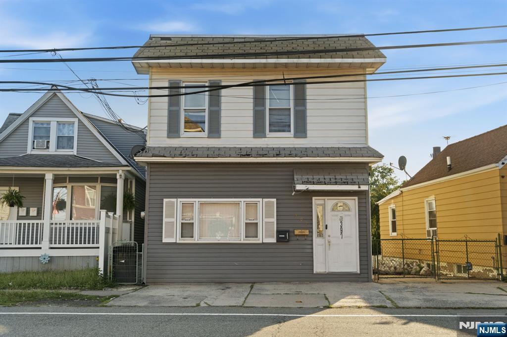397 River Dr, Garfield, NJ 07026