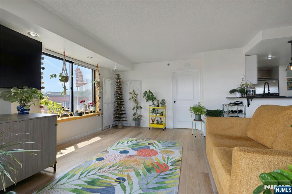 700 1st Street #6H — photo 14