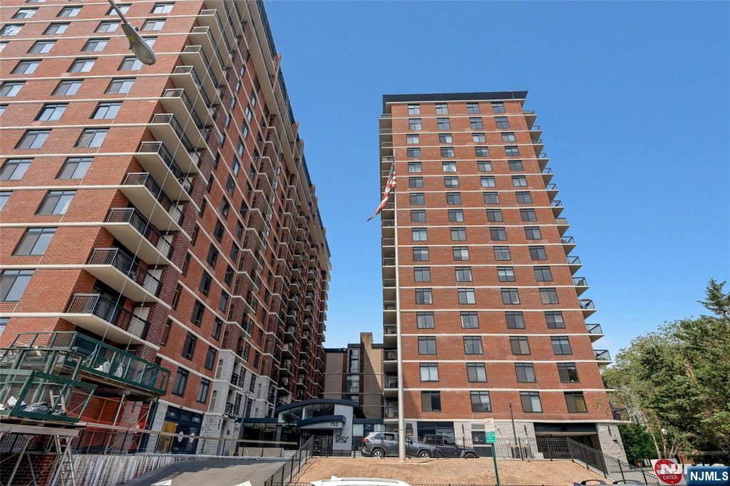 700 1st Street #6H — photo 31