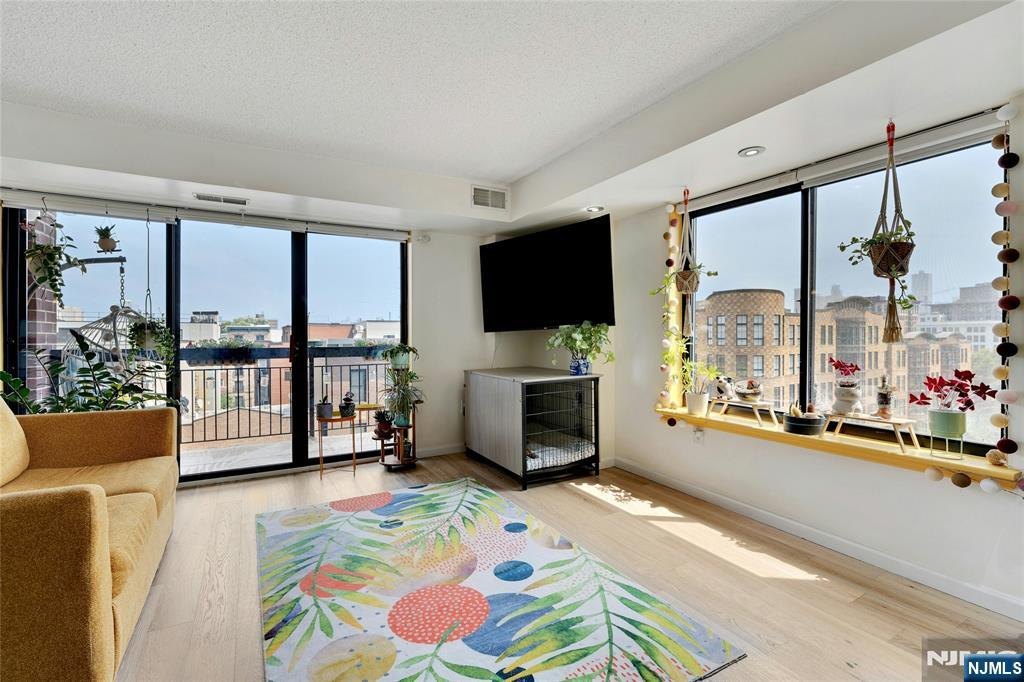 700 1st Street #6H — photo 9
