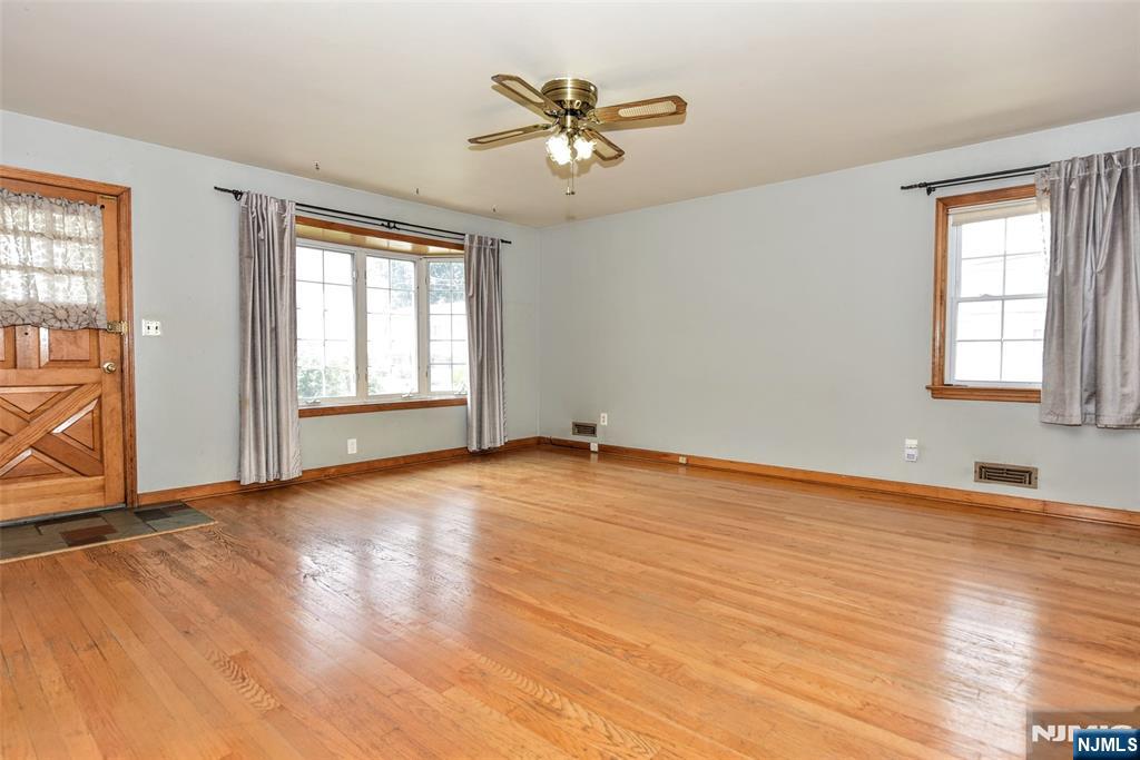 419 Main Avenue - Photo 4