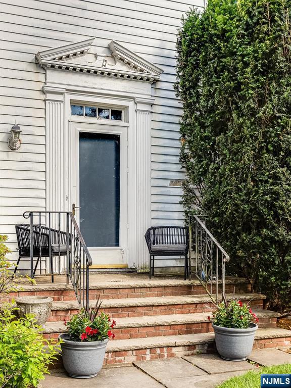 305 Mortimer Ave, Rutherford, NJ 07070