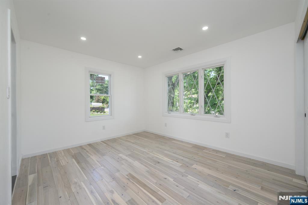 137 Myrtle Avenue — photo 15