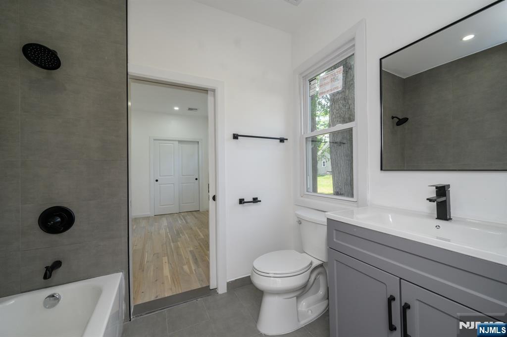 137 Myrtle Avenue — photo 18