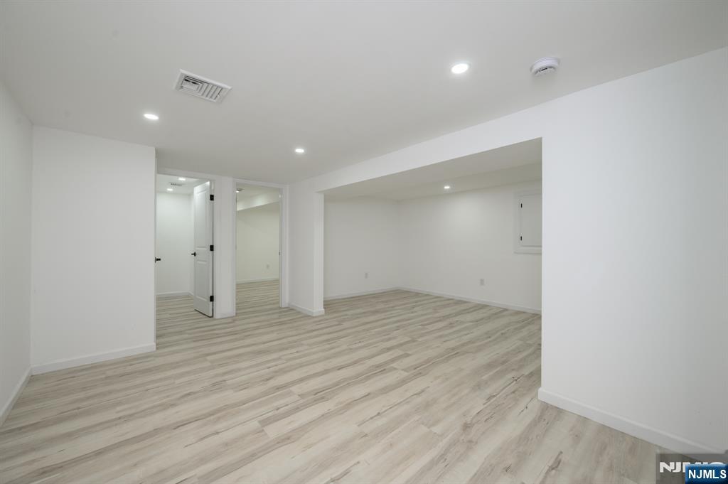 137 Myrtle Avenue — photo 26