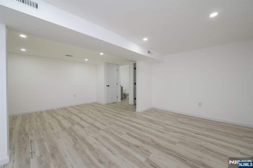 137 Myrtle Avenue — photo 28