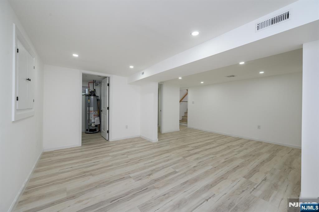 137 Myrtle Avenue — photo 29