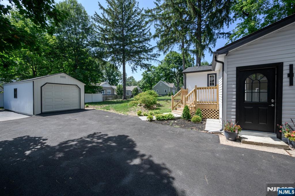 137 Myrtle Avenue — photo 42